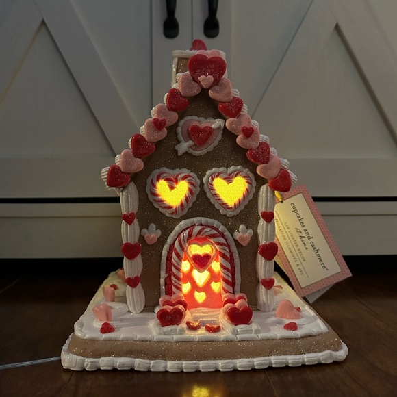 Cupcakes and Cashmere Valentines Gingerbread House - Picture 6 of 6